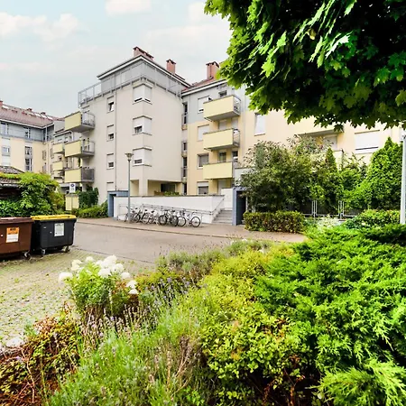 Przestronny Apartament Z Balkonem I Sypialnia By Renters Appartement