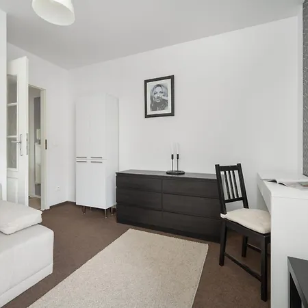 Przestronny Apartament Z Balkonem I Sypialnia By Renters Appartement Wrocław