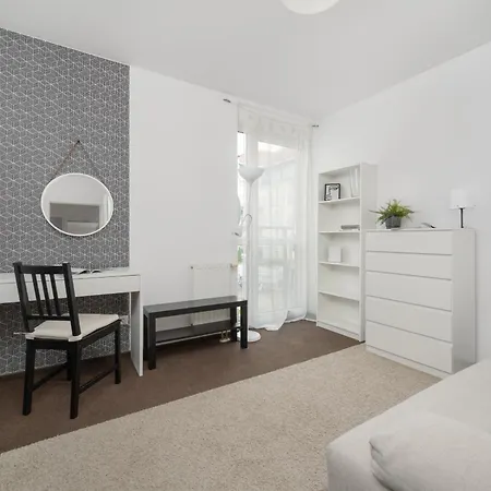 Przestronny Apartament Z Balkonem I Sypialnia By Renters Appartement Wrocław