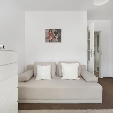 Przestronny Apartament Z Balkonem I Sypialnia By Renters Appartement Wrocław